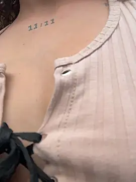 roxyrougee online show from February 22, 9:05 pm