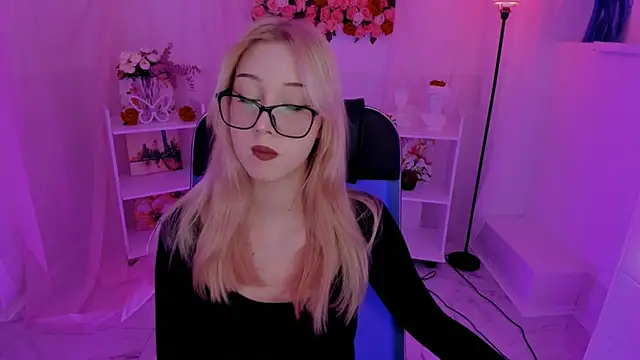 RubyBennett online show from September 28, 7:25 am