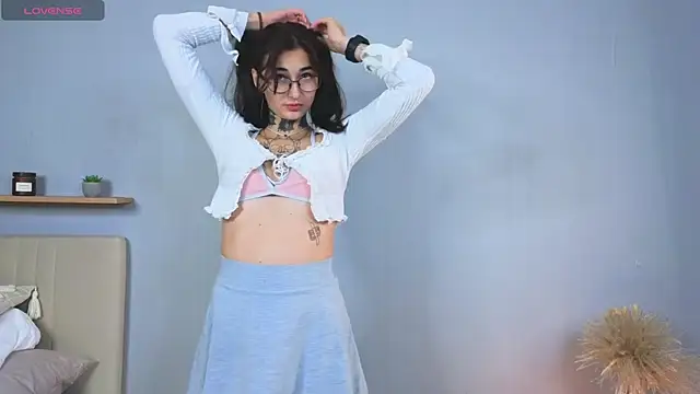LisaDeVil online show from September 21, 3:21 pm