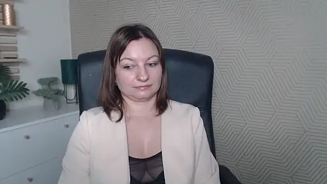 angelaSamt online show from February 4, 8:50 am