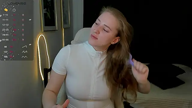 Alice Cire online show from March 22, 1:44 am