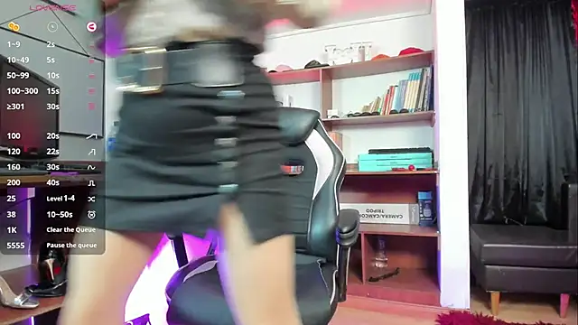 GretaVoss  online show from March 4, 7:42 pm