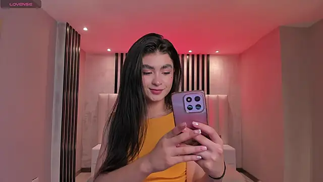 LucyWeiss  online show from December 20, 8:46 pm