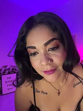 Mariana Montes online show from November 7, 8:25 pm