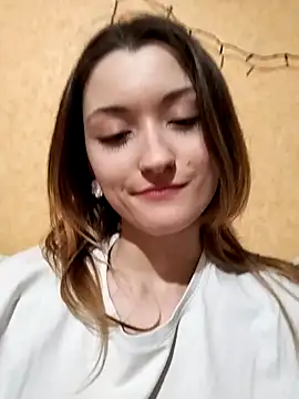 LillySvon online show from February 14, 5:37 pm