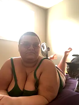 Snapshot of taydeebear chatting on September 16, 4:15 pm taydeebear online show from September 16, 4:15 pm