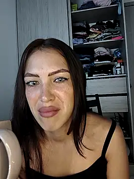 Lina Bedoya online show from September 24, 10:25 am