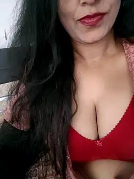 Deepa Sharma143 online show from March 25, 10:40 am