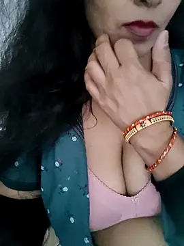 Deepa Sharma143 online show from May 3, 2:15 am