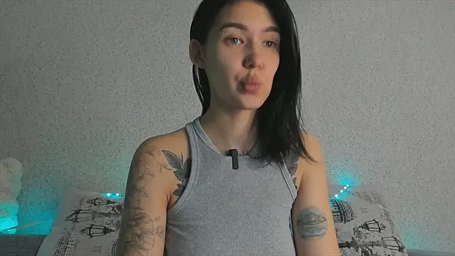 ArianaWalker77 online show from September 21, 4:11 am