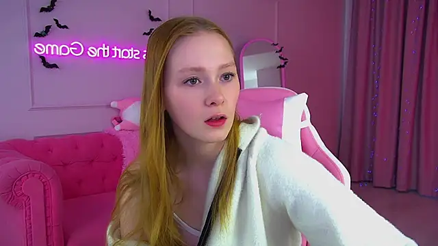 AgataFoxley online show from November 3, 7:12 am