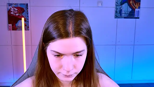 AliceCUNTach online show from December 3, 5:32 am