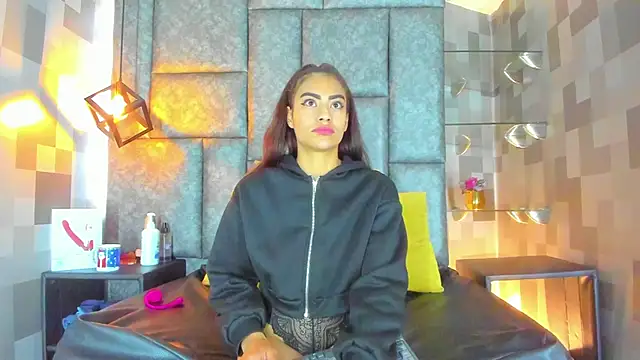 Emily Mitchell online show from January 7, 6:44 pm