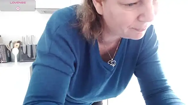 aussiepeaches online show from May 25, 12:31 am