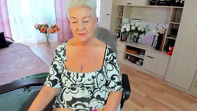 HotandMature online show from May 13, 11:05 am
