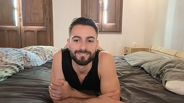 Amicisegreti online show from May 30, 8:23 am