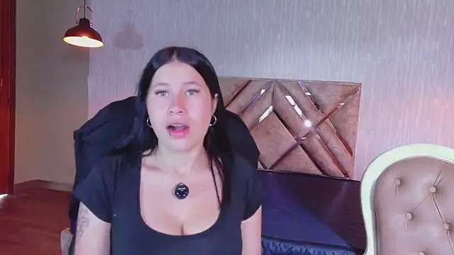 Olivia11  online show from May 25, 1:10 pm