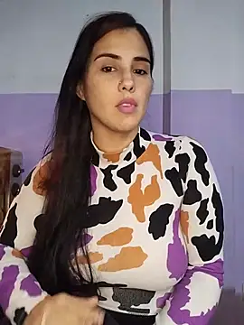 kariciasecreta online show from May 28, 1:36 am