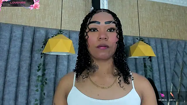 SkylerBloomm online show from May 19, 10:17 pm