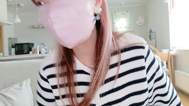 SUZU 1201 online show from May 24, 1:15 am