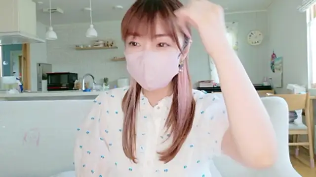 SUZU 1201 online show from May 25, 4:11 am