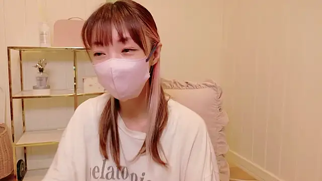Snapshot of SUZU_1201 chatting on September 18, 12:04 pm SUZU 1201 online show from September 18, 12:04 pm