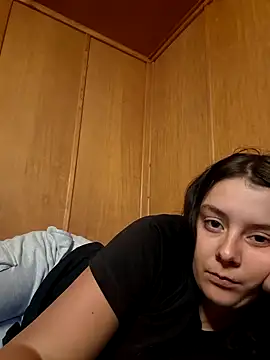 YoungLiisaxx online show from September 10, 5:51 am