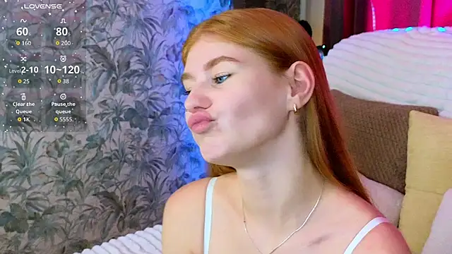 JuliaPowers  online show from September 26, 3:59 am