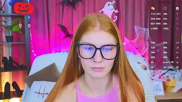 JuliaPowers  online show from October 28, 5:02 am