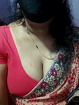 luci-queen online show from November 12, 12:47 pm