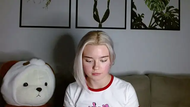 LunaBlush18 online show from September 25, 5:22 pm