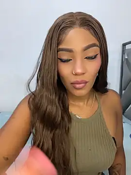 zaracollins01 online show from May 19, 9:22 pm