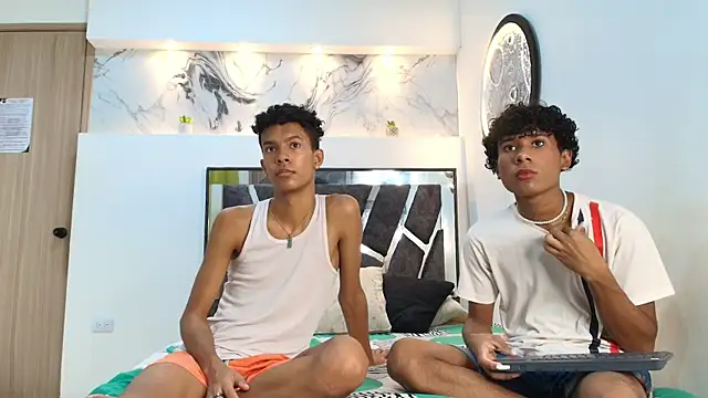 LONDON BOYS1 online show from October 25, 1:35 am