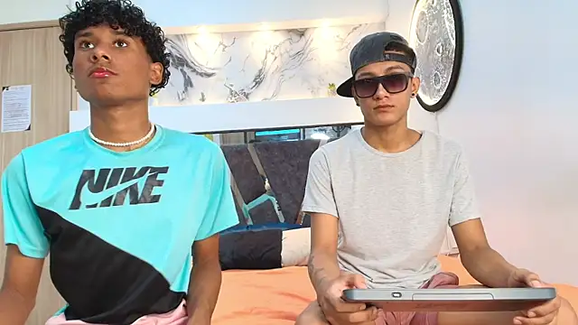 YOUNGS GUYS online show from September 12, 7:43 pm