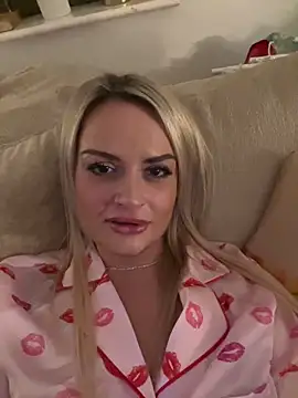 Seductive-SkyeXXX online show from January 5, 10:24 pm