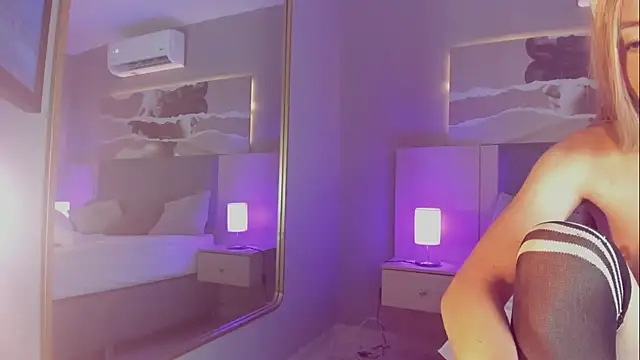 Isabella glam online show from October 7, 9:19 pm