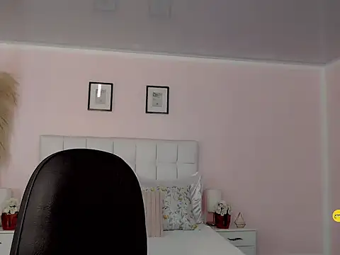 Perla vonrose online show from October 1, 12:43 pm