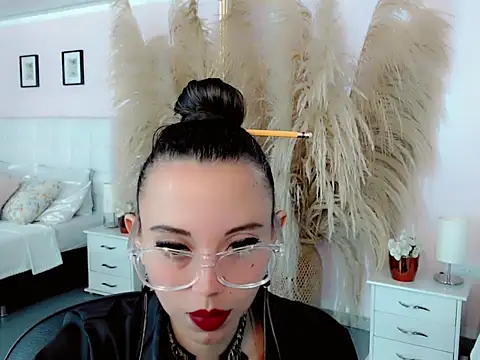 Perla vonrose online show from September 26, 1:20 pm