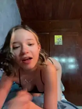 sukubo   online show from April 9, 6:19 am