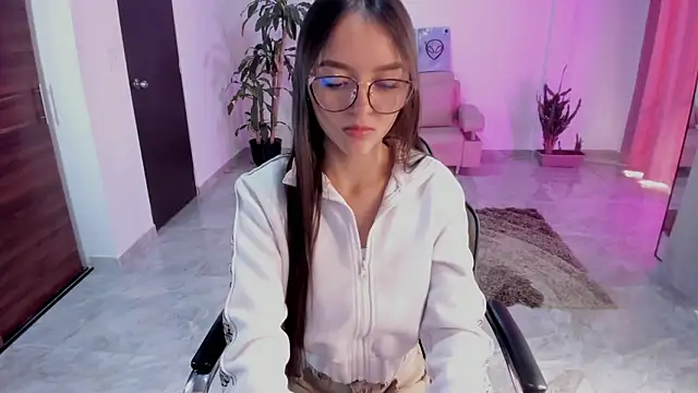 bella fox 1 online show from December 22, 2:20 pm