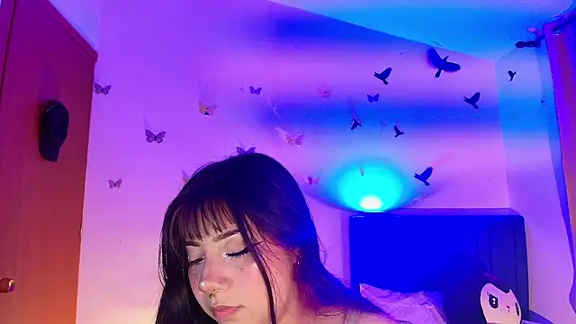 annie-russel online show from November 26, 9:05 pm