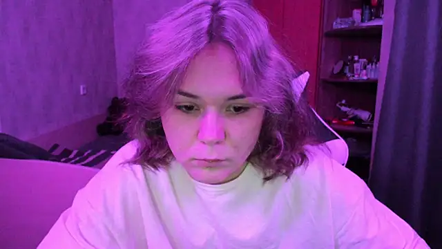 Snapshot of Sophi_gi chatting on October 18, 12:19 pm Sophi gi online show from October 18, 12:19 pm