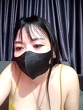 ChunkyLy online show from October 4, 3:05 pm