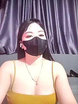 ChunkyLy online show from October 1, 4:45 pm