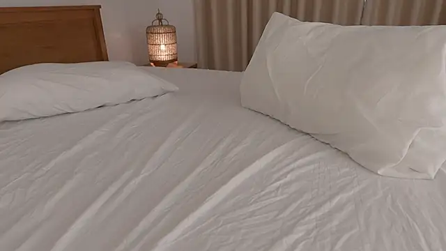 Bubblegumdream13 online show from April 6, 3:28 am