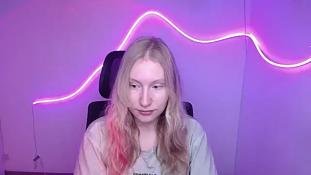 Elizabeth Kissa online show from September 16, 5:04 am