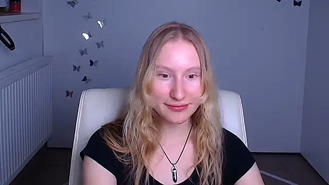 Elizabeth Kissa online show from September 13, 5:10 pm