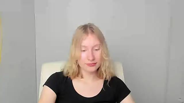 Elizabeth Kissa online show from September 17, 5:27 am