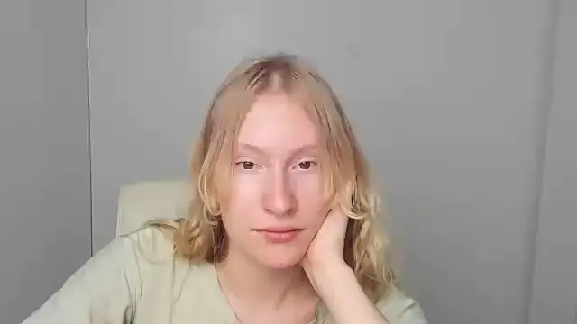 Elizabeth Kissa online show from September 10, 1:44 pm