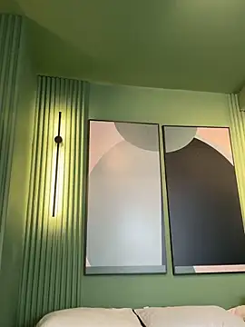 Tayler Kim online show from March 12, 6:43 pm